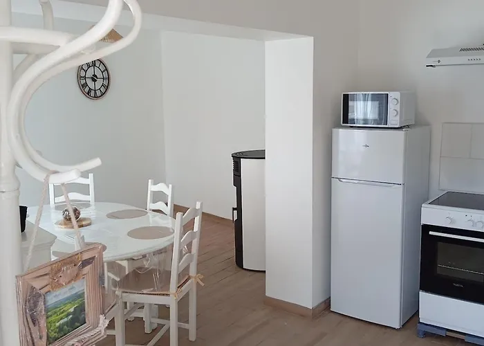 Holiday home Le De Clarques